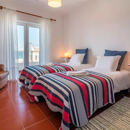 Holiday home Miradouro House *